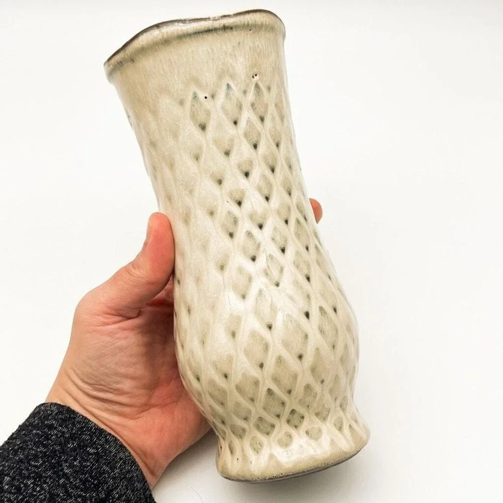 Art Pottery earthy quietly